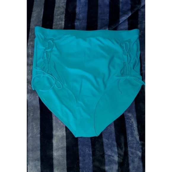 🎉SOLD🎉 Plus Size Swim Bottoms NWOT - Picture 1 of 3